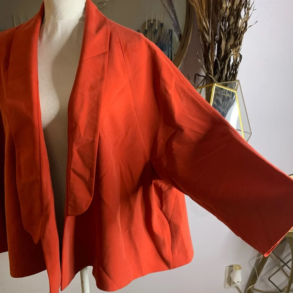 Shang Xia by Hermēs Red Silk Cape Coat with Asymmetrical Lapel 3/4 Sleeve size32 - Picture 4 of 8